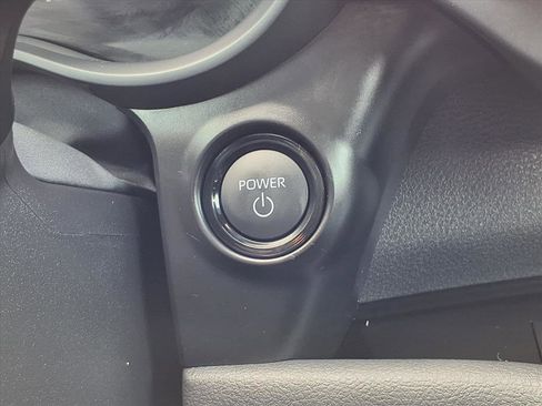 Used 2025 Toyota Sienna XLE Woodland Edition image 12