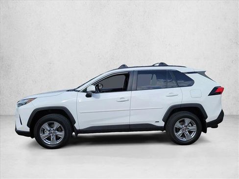 Used 2025 Toyota RAV4 XLE AWD/4WD image 8
