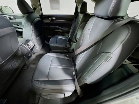 Used 2025 Kia Sorento EX w/ EX Panoramic Sunroof Package image 22