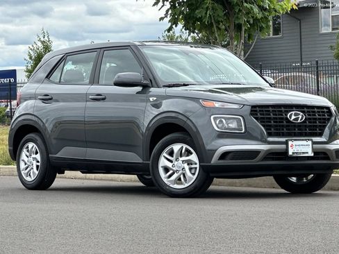 Used 2026 Hyundai Venue SE FWD image 1