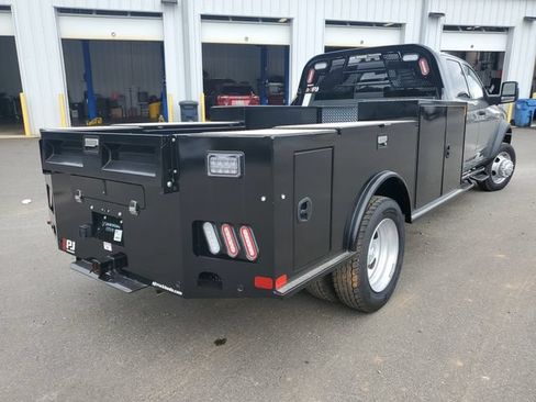 New 2026 RAM 5500 Tradesman AWD/4WD image 9