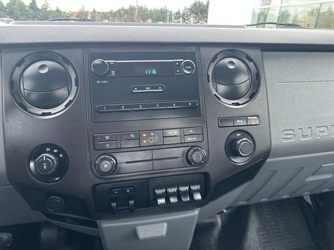 Used 2014 Ford F250 XL w/ Power Equipment Group image 17