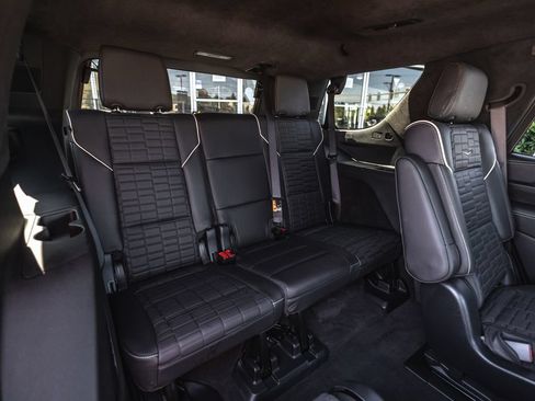 Used 2025 Cadillac Escalade V AWD/4WD image 33