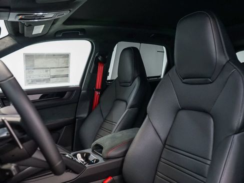 New 2026 Porsche Cayenne GTS AWD/4WD image 5