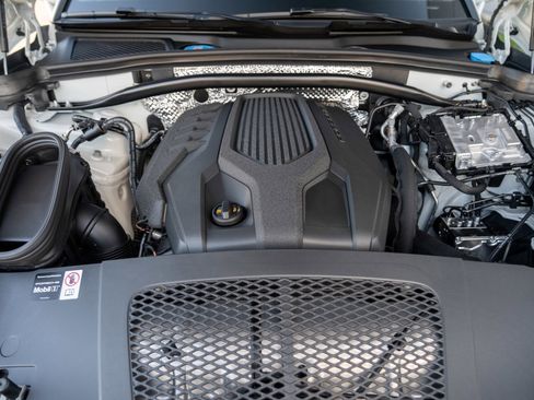 New 2026 Porsche Macan image 29