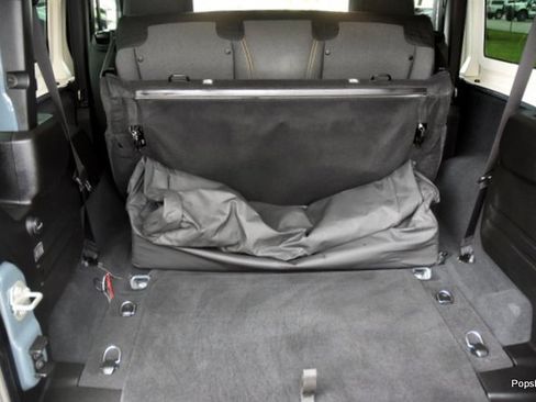 Used 2024 Jeep Wrangler Sport S image 9