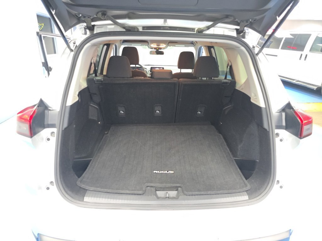 Used 2024 Nissan Rogue S AWD/4WD image 12