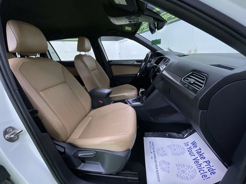 Used 2022 Volkswagen Tiguan SE R-Line FWD image 28