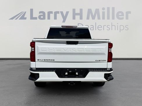 Used 2023 Chevrolet Silverado 1500 Custom image 4
