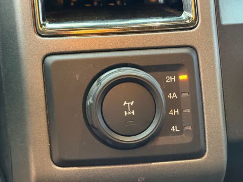 Used 2019 Ford F150 Raptor w/ Equipment Group 802A Luxury AWD/4WD image 18