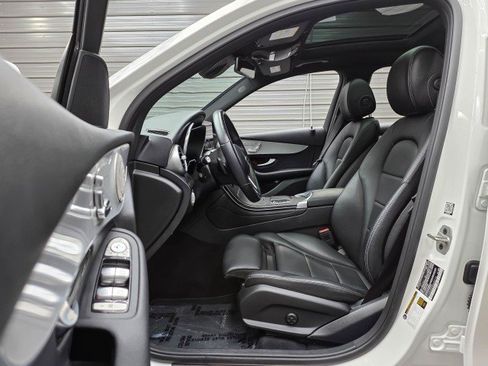 Used 2021 Mercedes-Benz GLC 300 4MATIC image 14