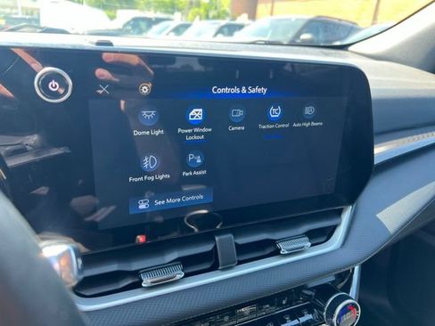 Used 2025 Chevrolet Equinox LT w/ Convenience Package II FWD image 12