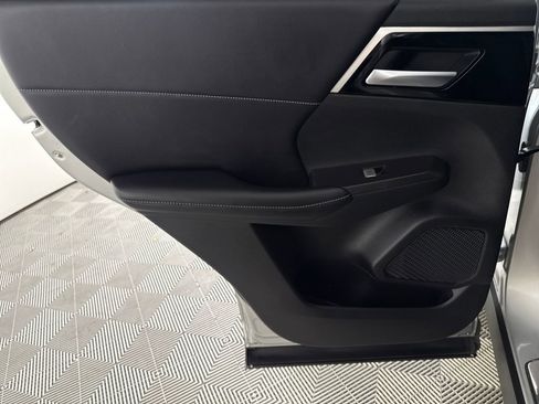 Used 2022 Mitsubishi Outlander SE image 11