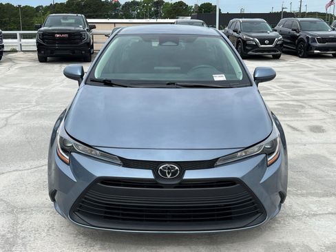 Used 2024 Toyota Corolla LE FWD image 2