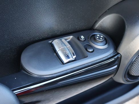 Used 2024 MINI Cooper 2-Door Hardtop image 14