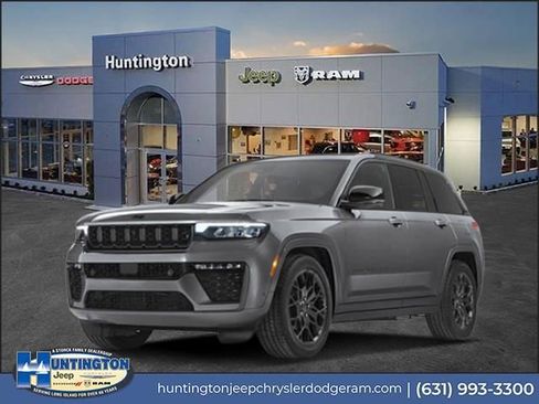 New 2026 Jeep Grand Cherokee Laredo image 1