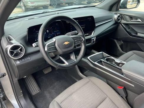 Used 2025 Chevrolet Equinox LT AWD/4WD image 19