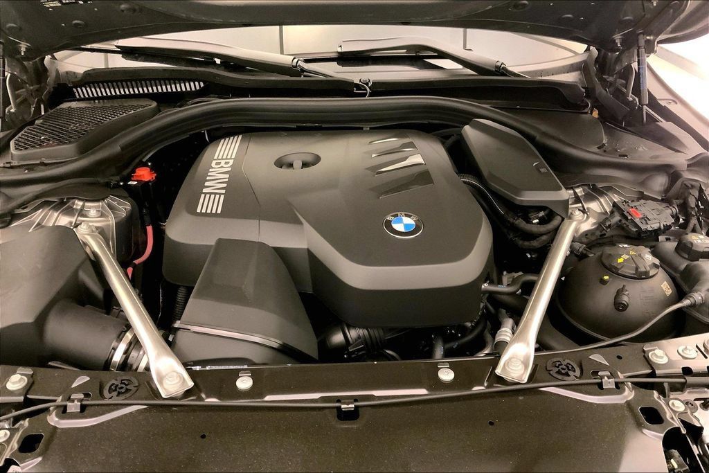 Used 2026 BMW 530i xDrive w/ Premium Package AWD/4WD image 8