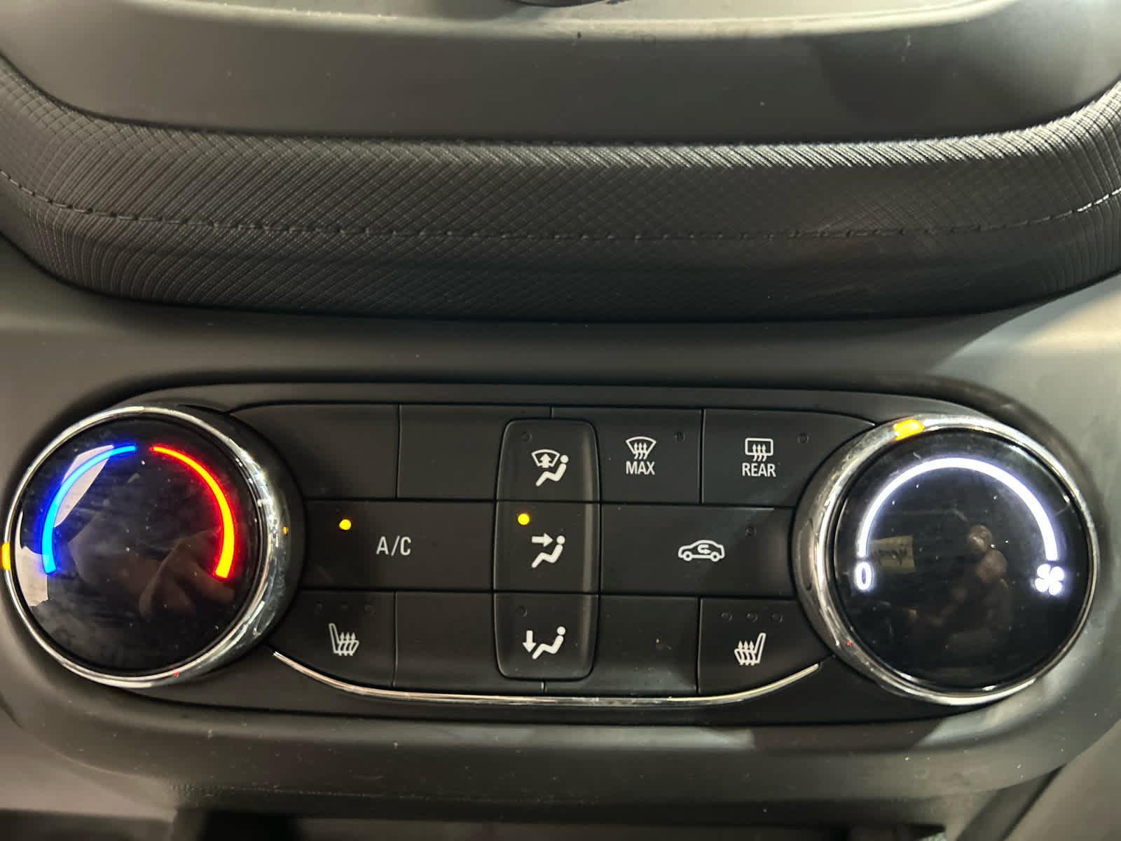 Used 2023 Chevrolet TrailBlazer LT AWD/4WD image 16