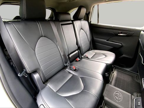 Used 2026 Toyota Highlander XLE AWD/4WD image 20