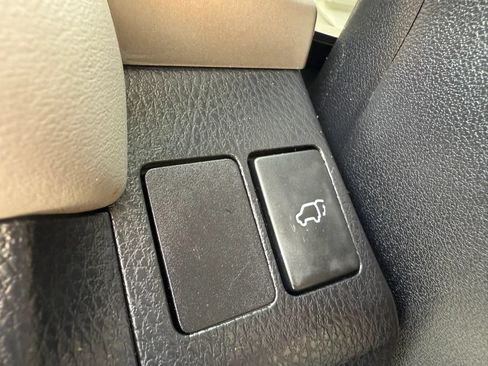 Used 2014 Toyota RAV4 Limited FWD image 19