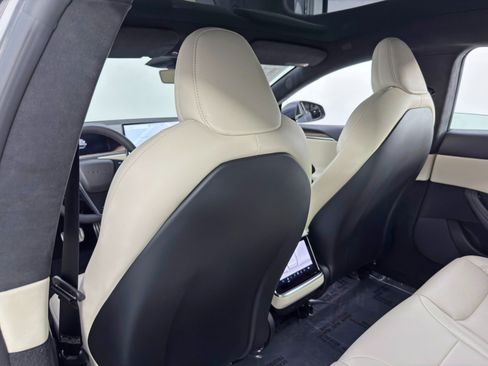 Used 2022 Tesla Model S image 40