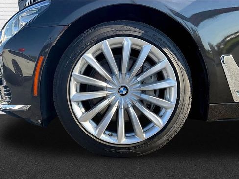 Used 2017 BMW 740i RWD image 33