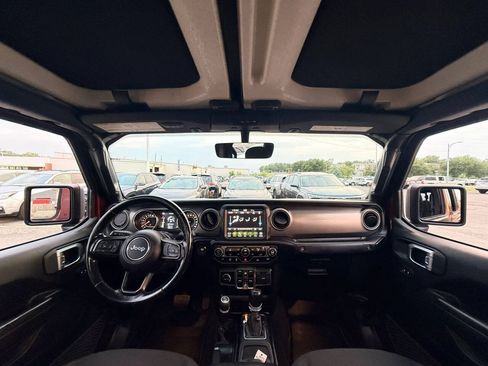 Used 2021 Jeep Gladiator Sport AWD/4WD image 18
