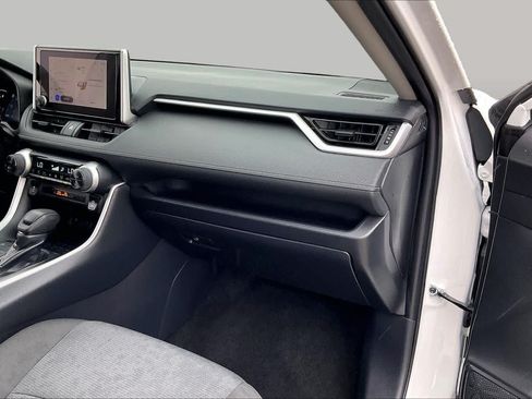 Used 2025 Toyota RAV4 XLE FWD image 14