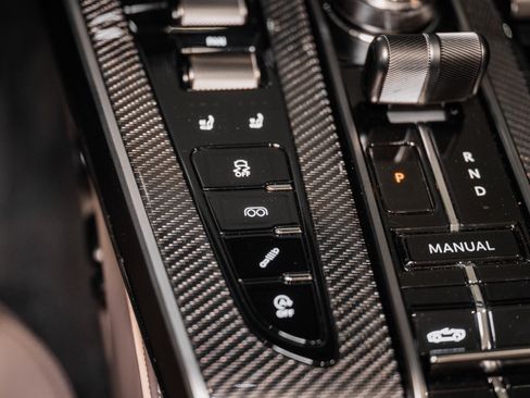 New 2026 Aston Martin Vanquish Convertible RWD image 35