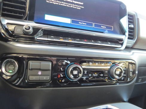 New 2026 Chevrolet Silverado 1500 High Country w/ Technology Package AWD/4WD image 27