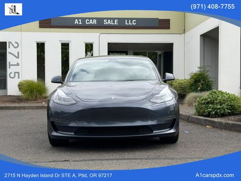 Used 2023 Tesla Model 3 Standard Range RWD image 3