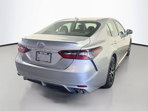 Used 2022 Toyota Camry SE FWD image 7