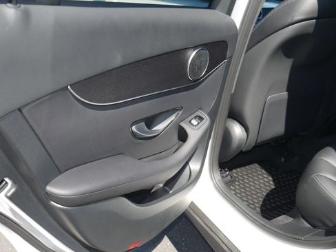 Used 2022 Mercedes-Benz GLC 300 4MATIC image 19