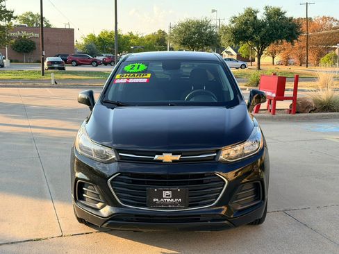 Used 2021 Chevrolet Trax LS w/ Tint and Cruise Package FWD image 8