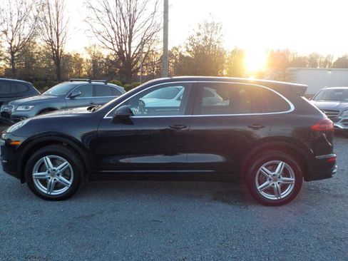 Used 2016 Porsche Cayenne w/ Premium Package image 2