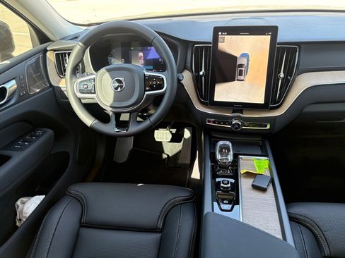 New 2026 Volvo XC60 B5 Ultra w/ Protection Package Premier image 14