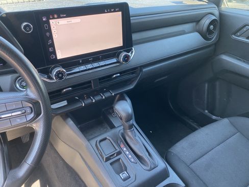 Used 2024 Chevrolet Colorado W/T RWD image 14