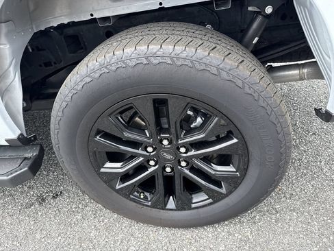 Used 2025 Ford F150 Lariat w/ Equipment Group 502A High AWD/4WD image 18