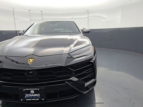 Used 2022 Lamborghini Urus AWD/4WD image 76