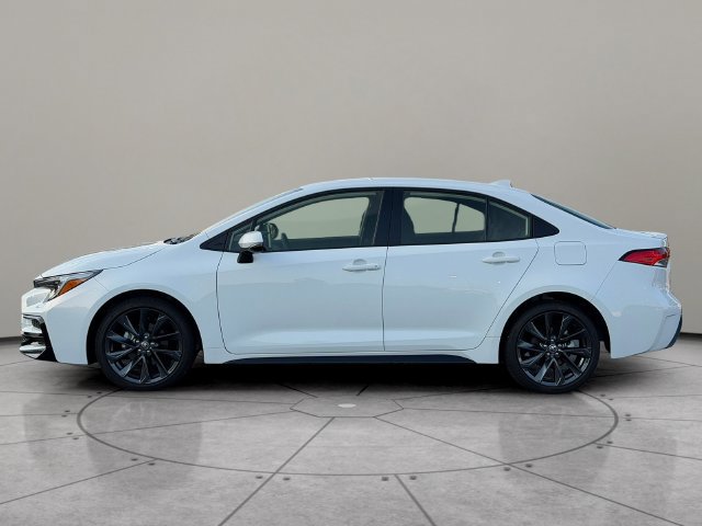 Certified 2026 Toyota Corolla SE w/ SE Package FWD image 3