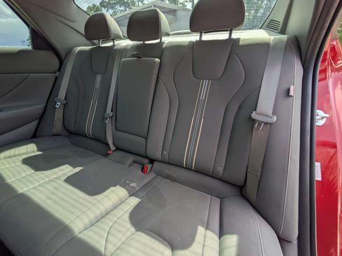 Used 2024 Hyundai Elantra SEL w/ Convenience Package FWD image 7