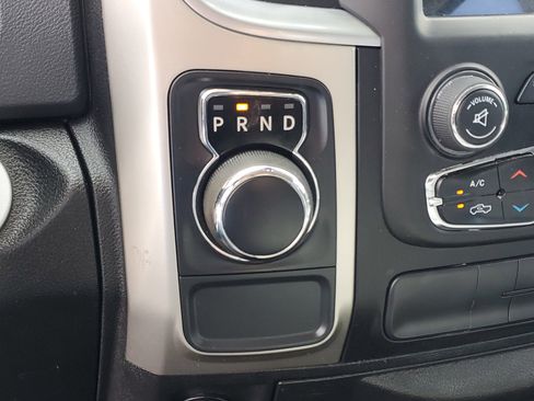 Used 2019 RAM 1500 Big Horn image 25