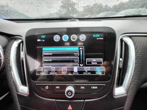 Used 2018 Chevrolet Malibu LT image 23