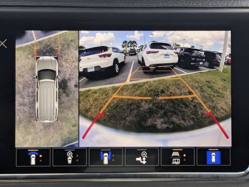 Used 2022 GMC Yukon Denali w/ Denali Premium Package AWD/4WD image 31