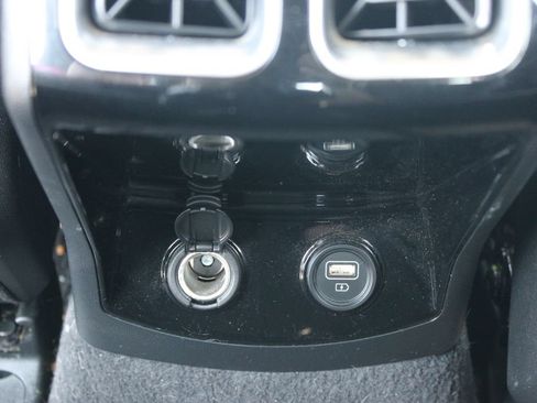Used 2023 Kia Sorento SX FWD image 19