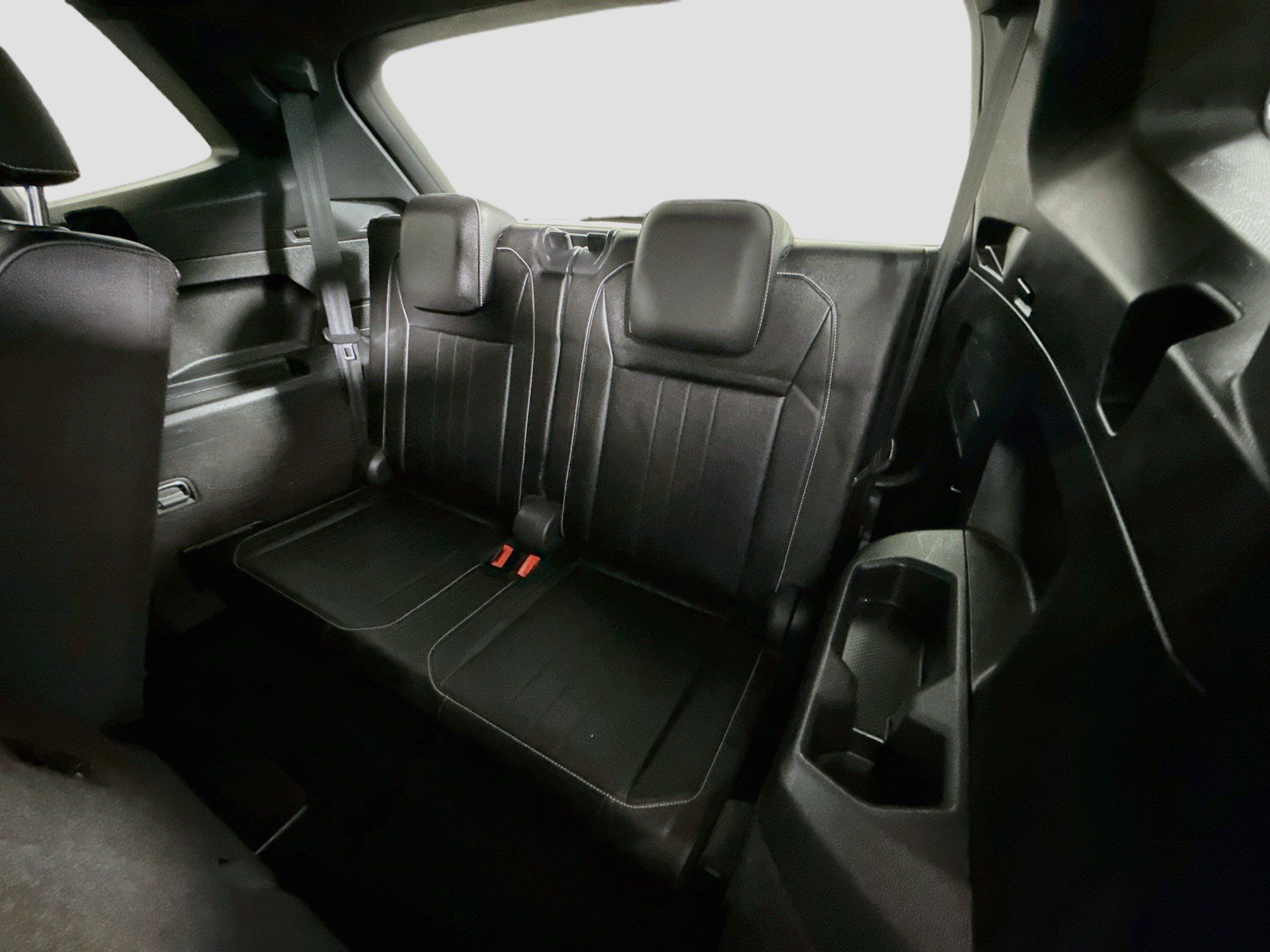 Used 2022 Volkswagen Tiguan SE R-Line FWD image 41