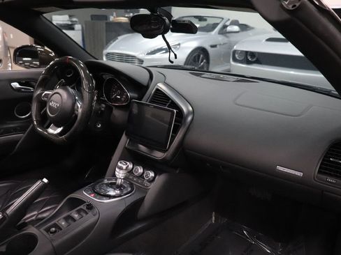 Used 2011 Audi R8 V10 image 24