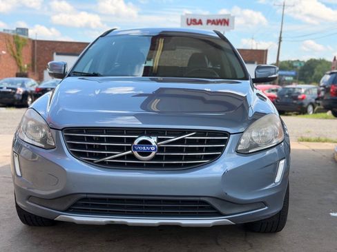 Used 2017 Volvo XC60 T5 FWD image 2