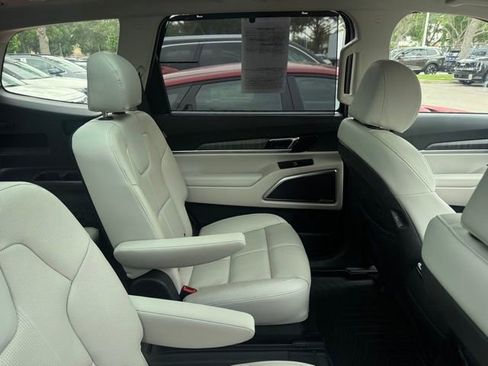 Certified 2023 Kia Telluride SX FWD image 3